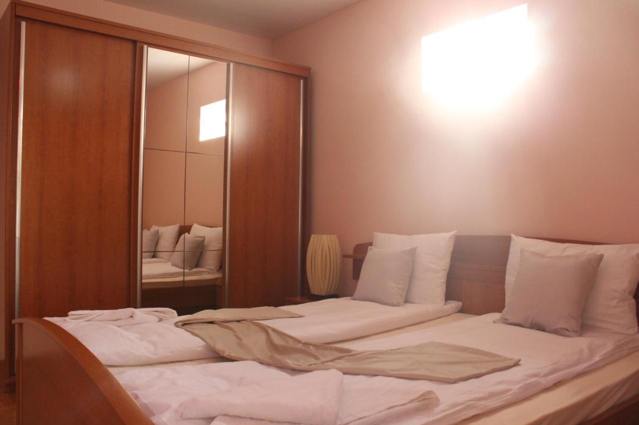Hana Apartments Prishtina Pristina Exteriör bild